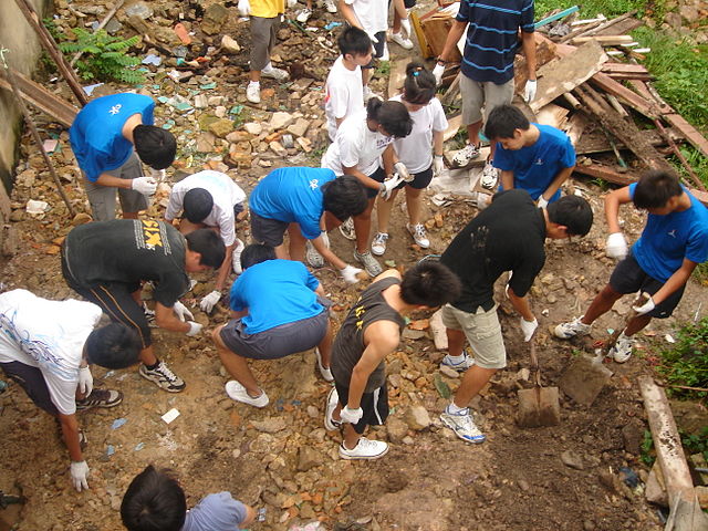 Service Learning students